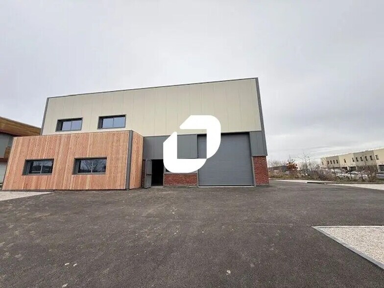 Local d'activités dans Ennery à vendre - Photo de l’immeuble – Image 3 sur 20