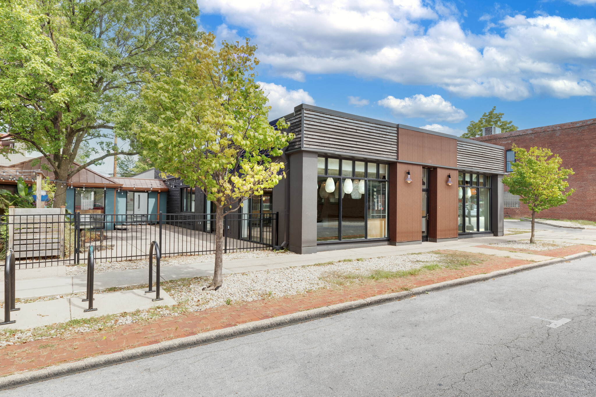 902-101A Virginia Ave, Indianapolis, IN à louer Photo de l’immeuble– Image 1 sur 8