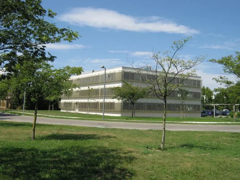 Bureau dans Avignon à louer - Photo de l’immeuble – Image 3 sur 4