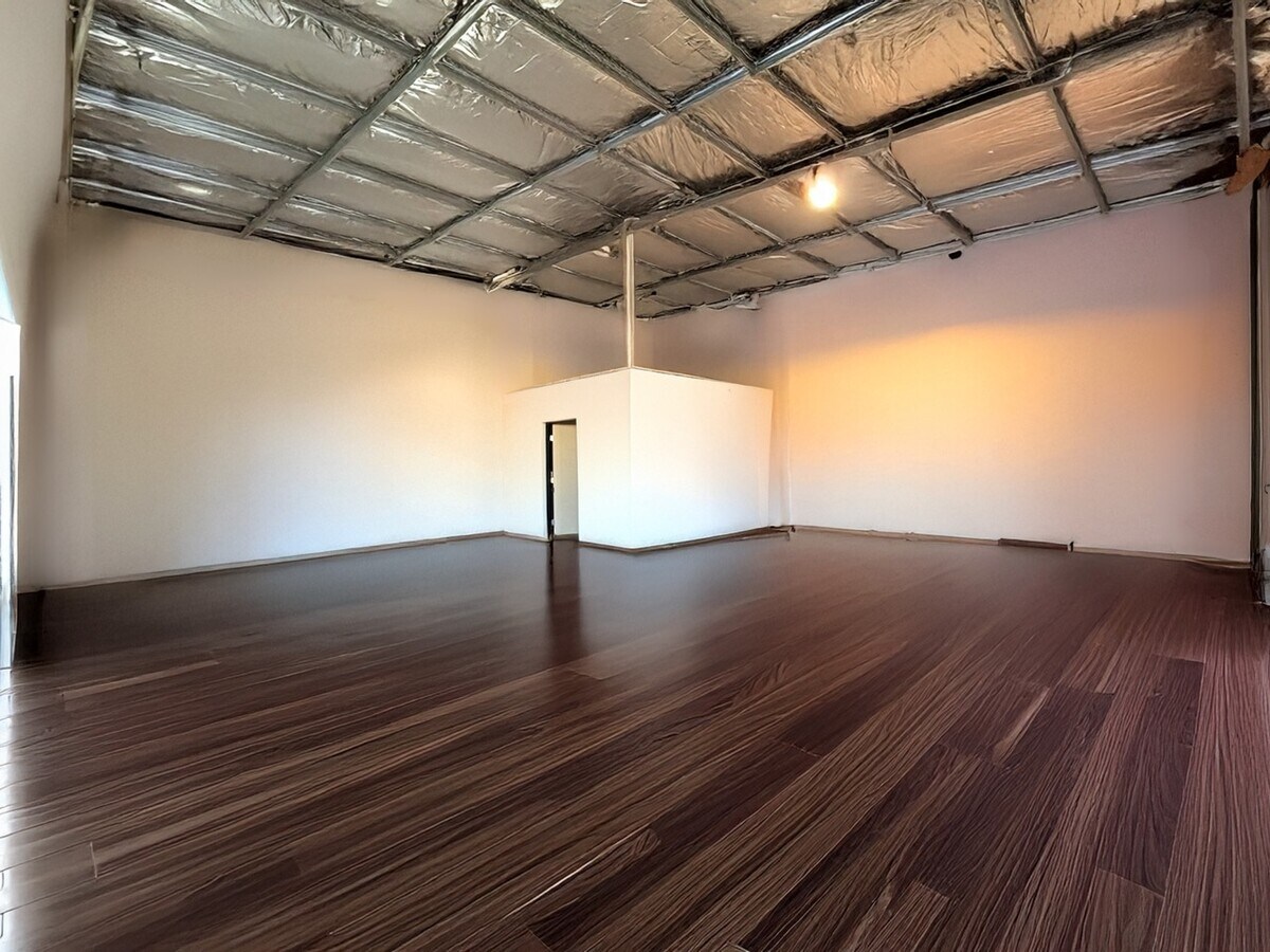 919 Story Rd, San Jose, CA 95122 - Lot BLDG 919 -  - Photo intérieure - Image 1 of 1