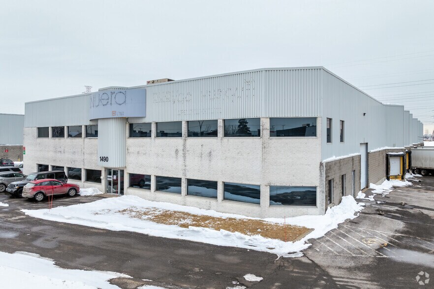 1450-1490 Boul Dagenais O, Laval, QC à louer - Photo de l’immeuble – Image 1 sur 3