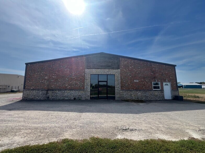 1730 W Church St, Sandwich, IL à vendre - Photo de l’immeuble – Image 1 sur 17