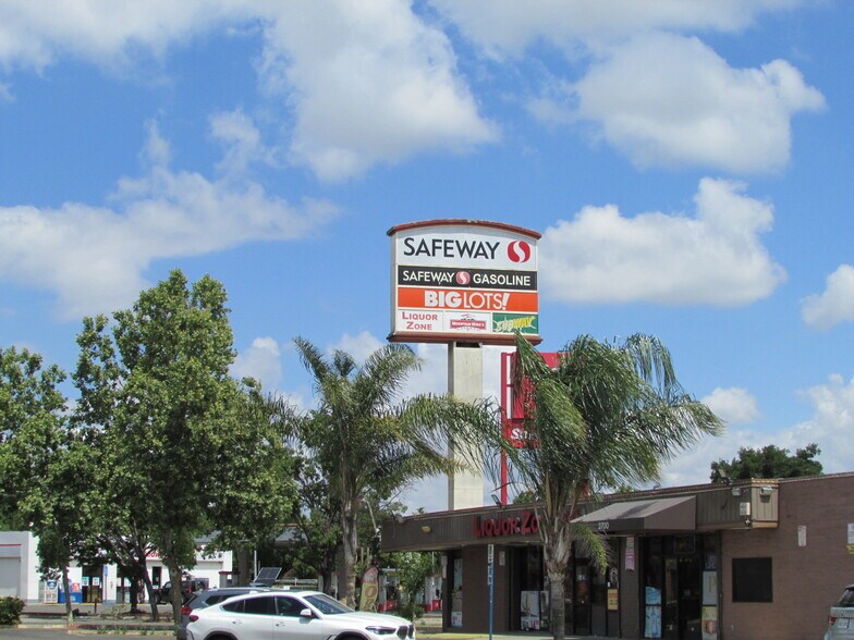 2720 Country Club Blvd, Stockton, CA à louer - Photo de l’immeuble – Image 2 sur 5