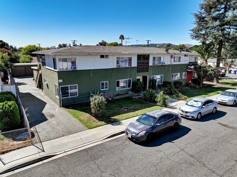 1072 W Wilson St, Pomona, CA à vendre - Photo de l’immeuble – Image 2 sur 17
