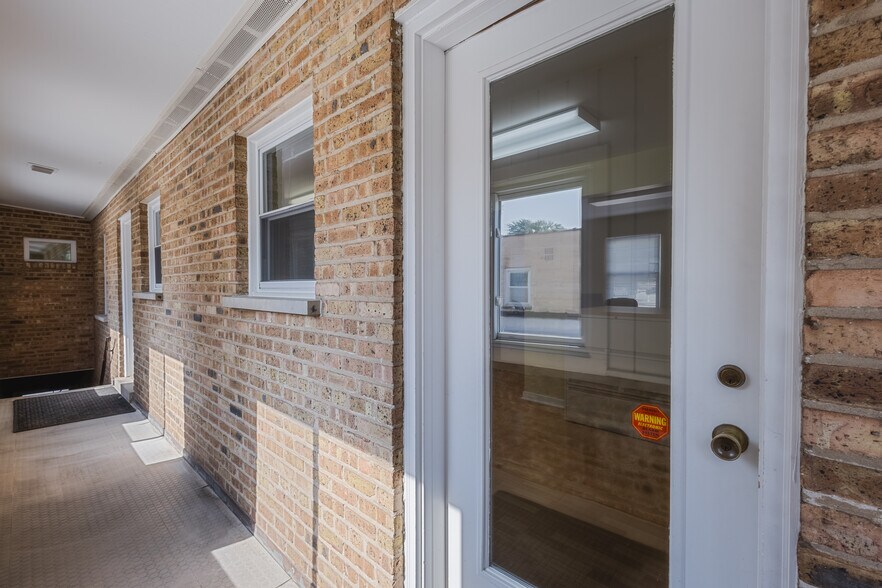 152 Burlington Ave, Clarendon Hills, IL à louer - Photo de l’immeuble – Image 2 sur 14