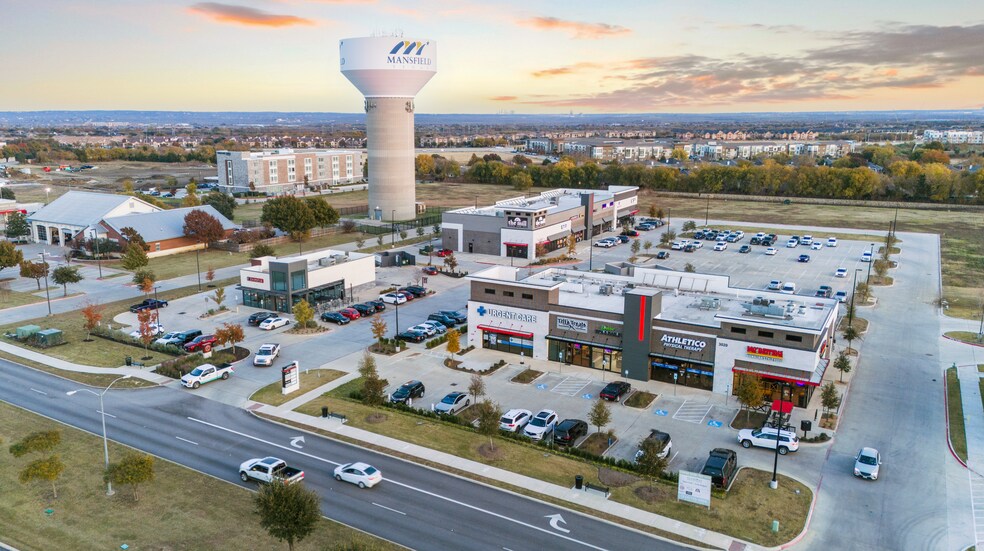 3010 E Broad St, Mansfield, TX à louer - Photo de l’immeuble – Image 1 sur 3