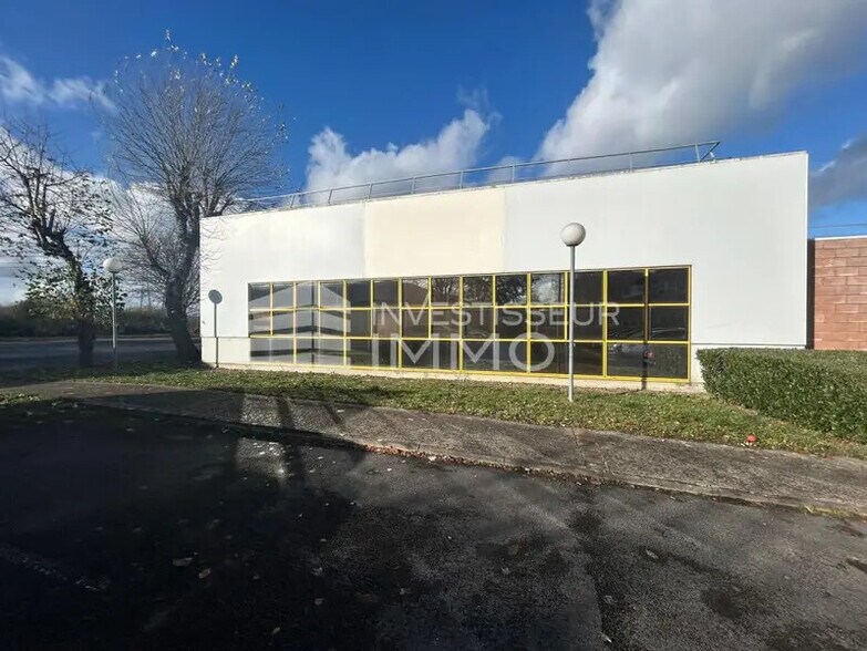 Industriel/Logistique dans Saint-Thibault-des-Vignes à louer - Photo de l’immeuble – Image 3 sur 9
