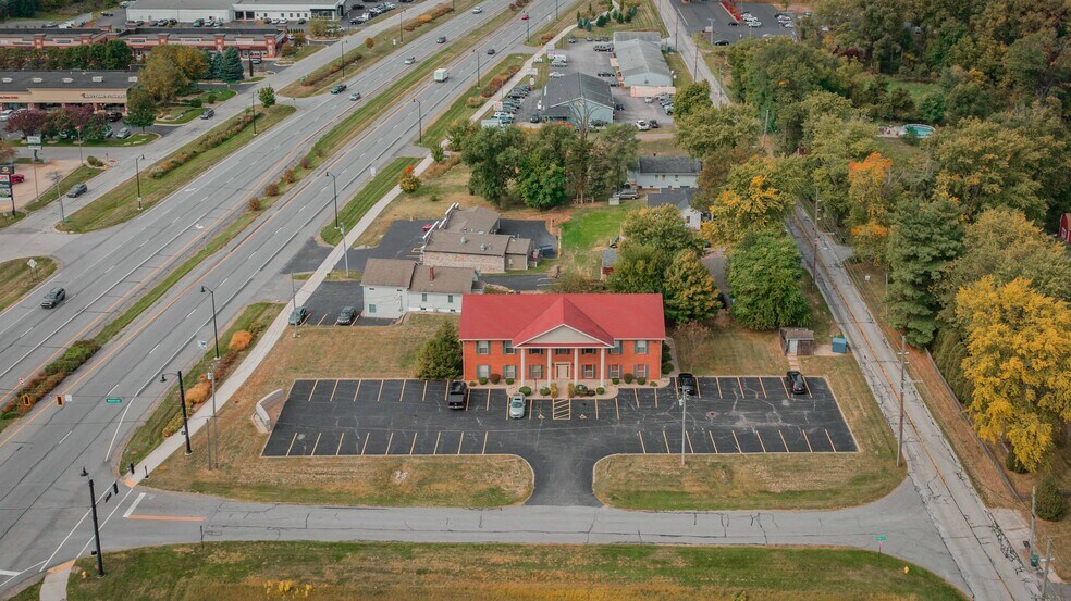 850 Marsh St, Valparaiso, IN à louer - Photo de l’immeuble – Image 1 sur 17