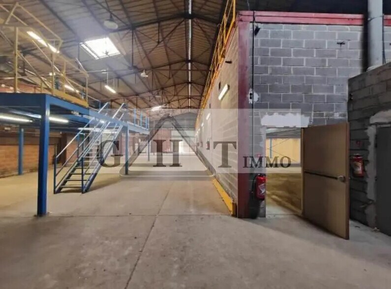 Industriel/Logistique dans Noisy-le-Sec à vendre - Photo de l’immeuble – Image 2 sur 8
