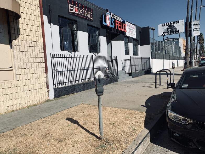 5119 W Sunset Blvd, Los Angeles, CA à louer - Photo de l’immeuble – Image 3 sur 28