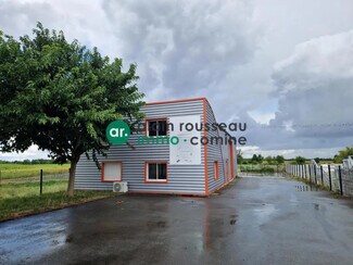 Plus de détails pour Local d'activités à louer