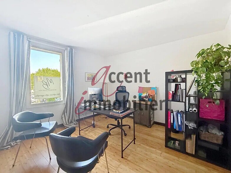 Bureau dans Saint-Andiol à louer - Photo intérieure – Image 1 sur 4