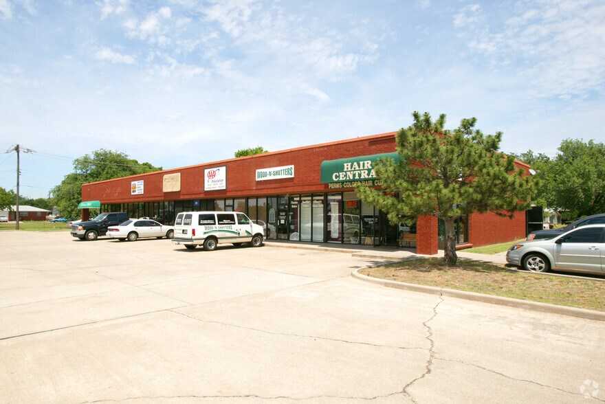 300-328 N Broadway St, Moore, OK à louer - Photo de l’immeuble – Image 3 sur 6