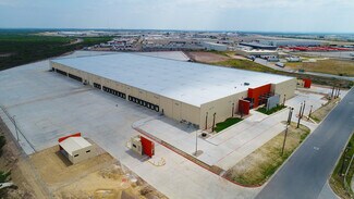 Plus de détails pour 13819 Humphrey Rd, Laredo, TX - Industriel/Logistique à louer