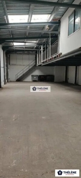 Local d’activités dans Le Crès à louer - Photo de l’immeuble – Image 3 sur 7