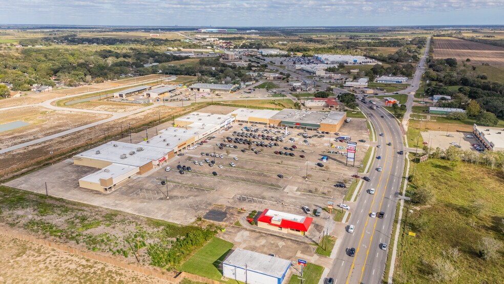 4000 7th St, Bay City, TX à louer - Aérien – Image 3 sur 18