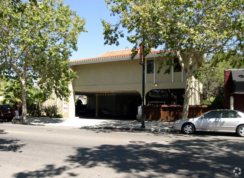 536 N Santa Cruz Ave, Los Gatos, CA à vendre - Photo de l’immeuble – Image 2 sur 54