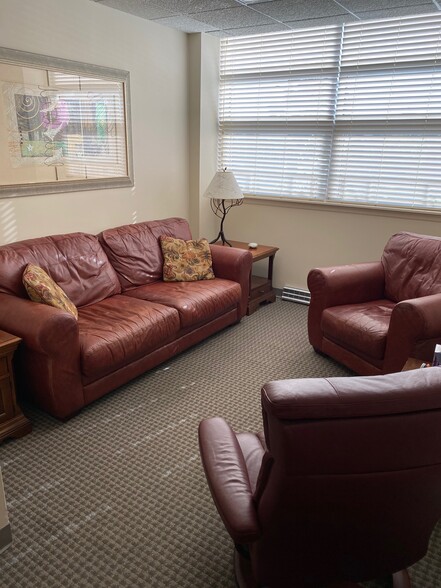 100 N Village Ave, Rockville Centre, NY à louer - Photo intérieure – Image 3 sur 17