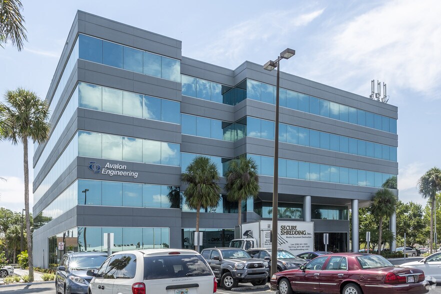 2503 Del Prado Blvd S, Cape Coral, FL à louer - Photo de l’immeuble – Image 2 sur 32