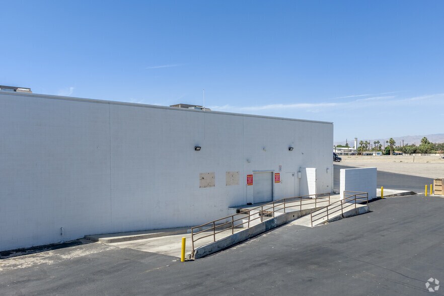 82140-82150 Highway 111, Indio, CA à vendre - Photo de l’immeuble – Image 3 sur 4