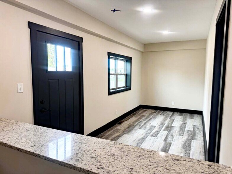 1064 US 31W Byp, Bowling Green, KY à louer - Photo de l’immeuble – Image 2 sur 14