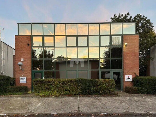 Plus de détails pour Bureau, Local d'activités à louer