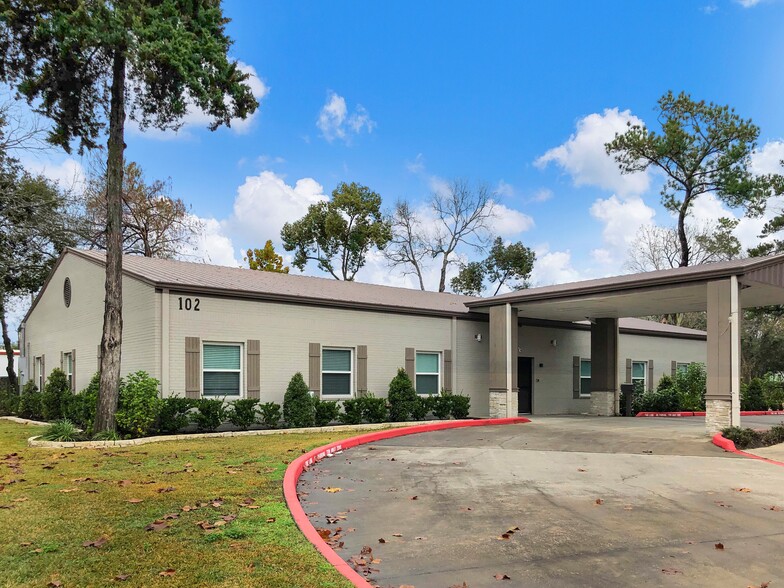 102 E Walker St, League City, TX à vendre - Photo de l’immeuble – Image 2 sur 38