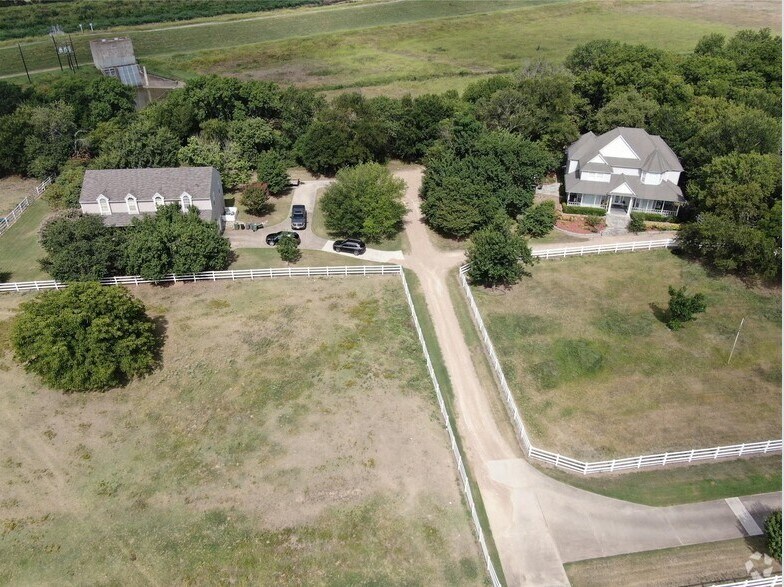 2600 Rosebud Ln, Richland Hills, TX à vendre - Photo de l’immeuble – Image 3 sur 12