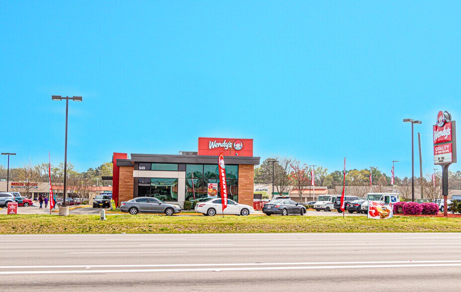 949 N Wesleyan Blvd, Rocky Mount, NC à vendre - Photo de l’immeuble – Image 2 sur 11