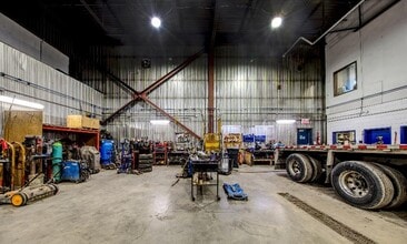 140 Rue Des Entreprises, Sainte-anne-des-plaines, QC à louer Photo intérieure– Image 1 sur 2