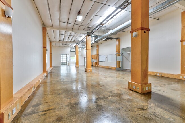 Plus de détails pour 977-979 Commercial St, Palo Alto, CA - Local d'activités à louer