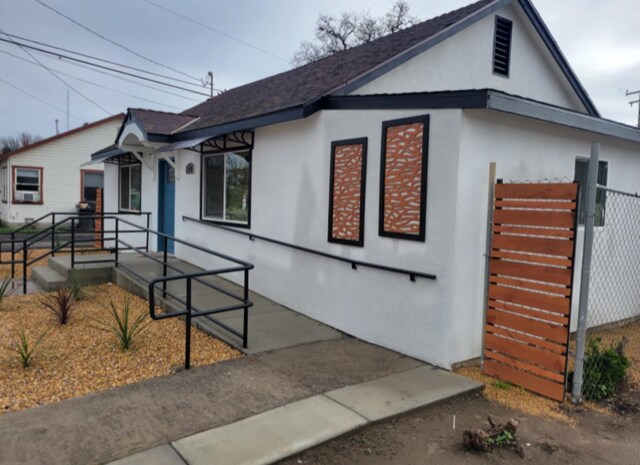 323 E San Joaquin Ave, Tulare, CA à louer - Photo de l’immeuble – Image 2 sur 11