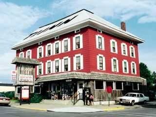 Plus de détails pour 335 Riverside Dr, Clayton, NY - Hôtellerie à vendre