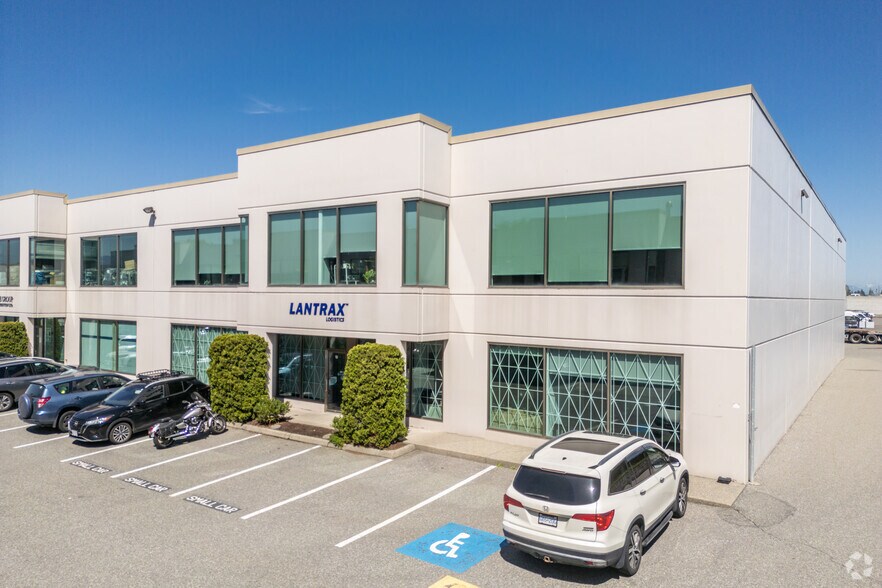 19272 96th Ave, Surrey, BC à louer - Photo principale – Image 1 sur 4