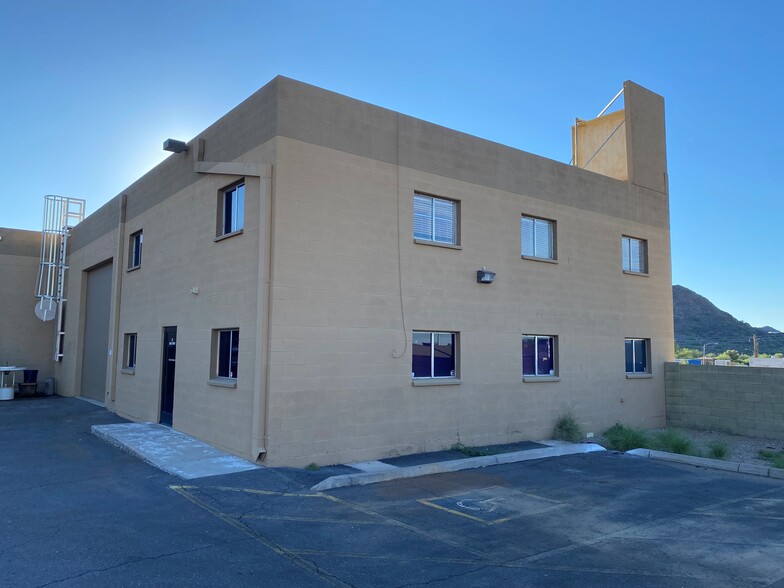 1545 E Yucca St, Phoenix, AZ à louer - Photo de l’immeuble – Image 3 sur 18
