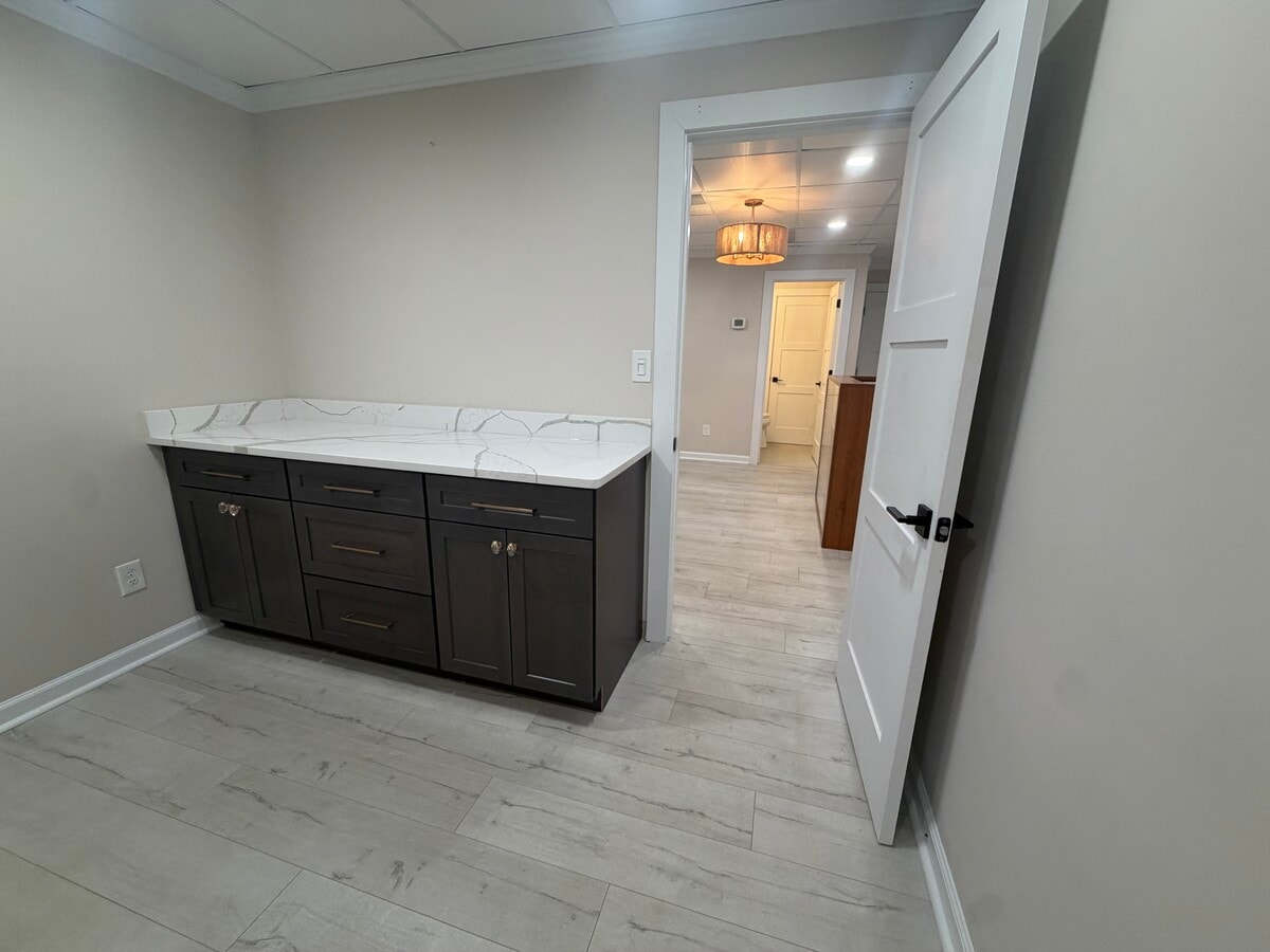 425 E Crossville Rd, Roswell, GA 30075 - Lot E111 -  - Photo intérieure - Image 2 of 18