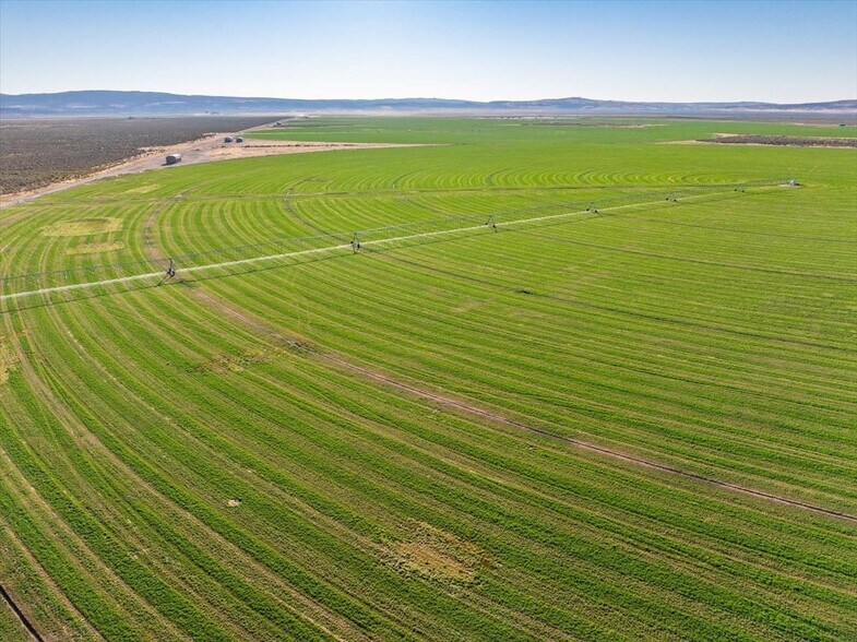 650 Tuledad Rd, Ravendale, CA à vendre - Photo principale – Image 1 sur 35