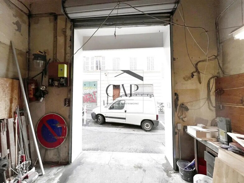 Local d'activités dans Marseille à vendre - Photo de l’immeuble – Image 2 sur 7