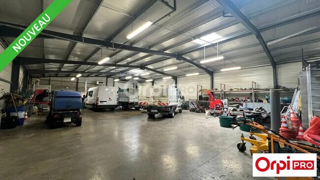 Plus de détails pour Local d’activités à vendre