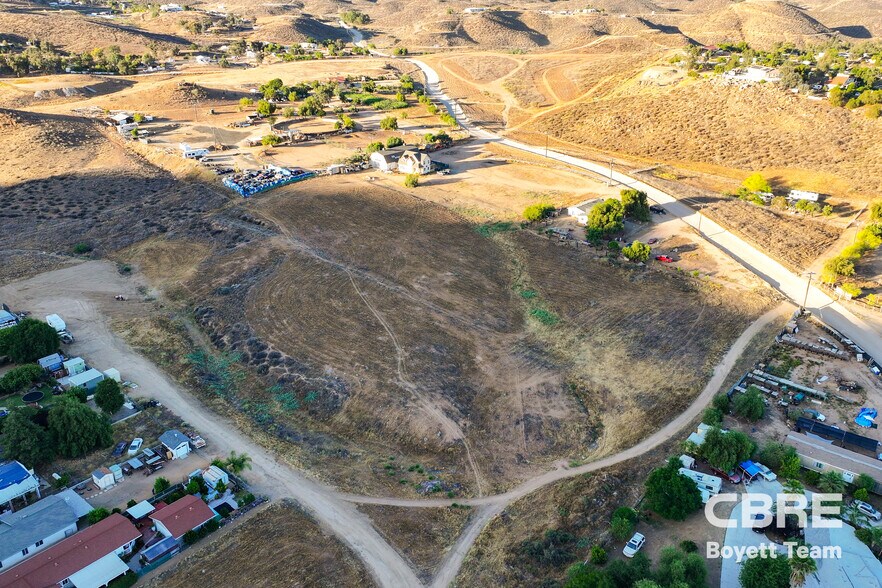 Lake Elsinore Acres, Lake Elsinore, CA à vendre - Photo principale – Image 1 sur 19