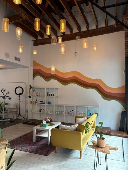 537 SW 12th Ave, Portland, OR à louer - Photo intérieure – Image 3 sur 7