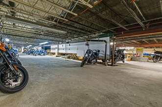8 Industrial Ln, New Rochelle, NY à vendre Photo intérieure– Image 1 sur 3