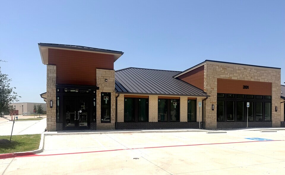 201 Wyngate Blvd, Plano, TX à louer - Photo de l’immeuble – Image 3 sur 5