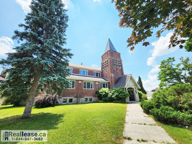 381 10th St, Hanover, ON à louer - Photo de l’immeuble – Image 3 sur 33