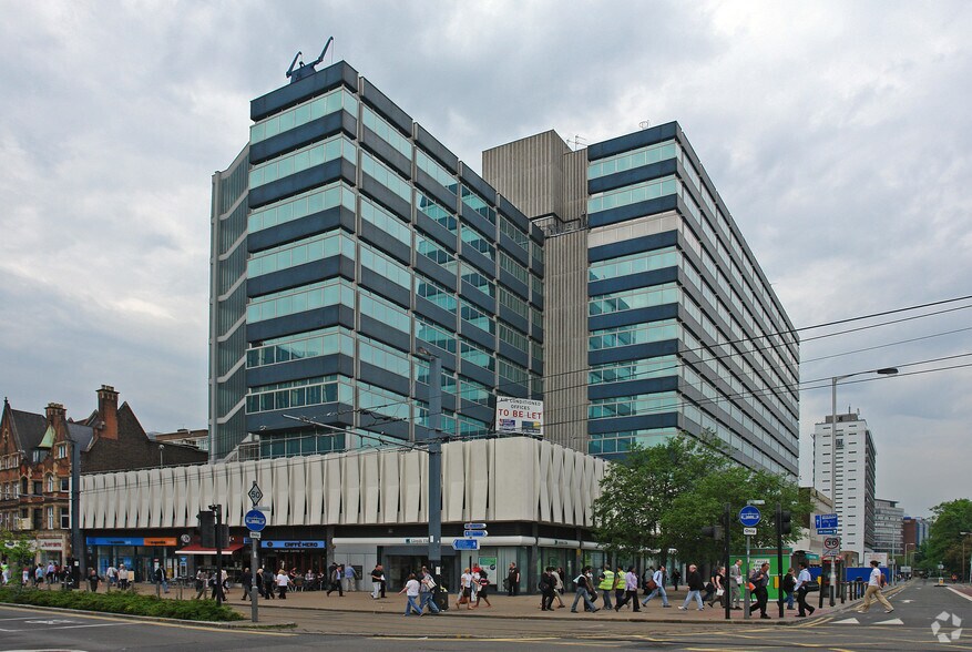 Dingwall Rd, Croydon à louer - Photo de l’immeuble – Image 3 sur 5