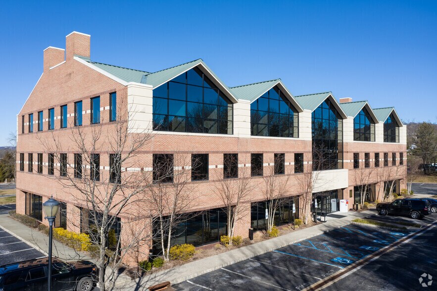 1 Pluckemin Way, Bedminster, NJ à louer - Photo principale – Image 1 sur 25