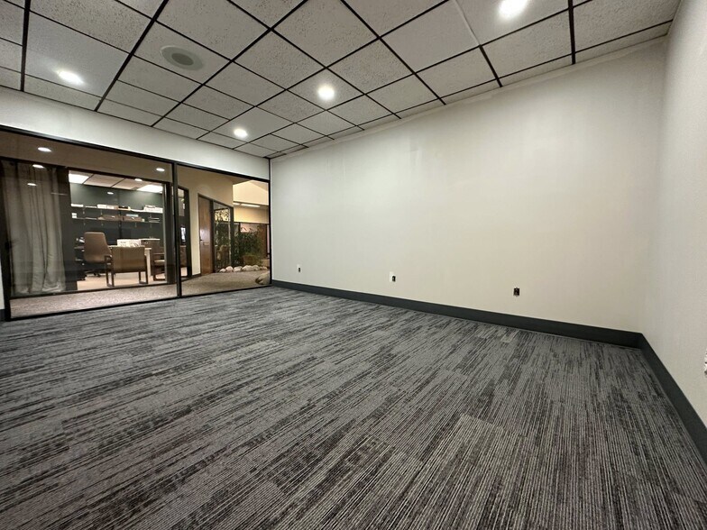 40 Adloff Ln, Springfield, IL à louer - Photo de l’immeuble – Image 2 sur 29