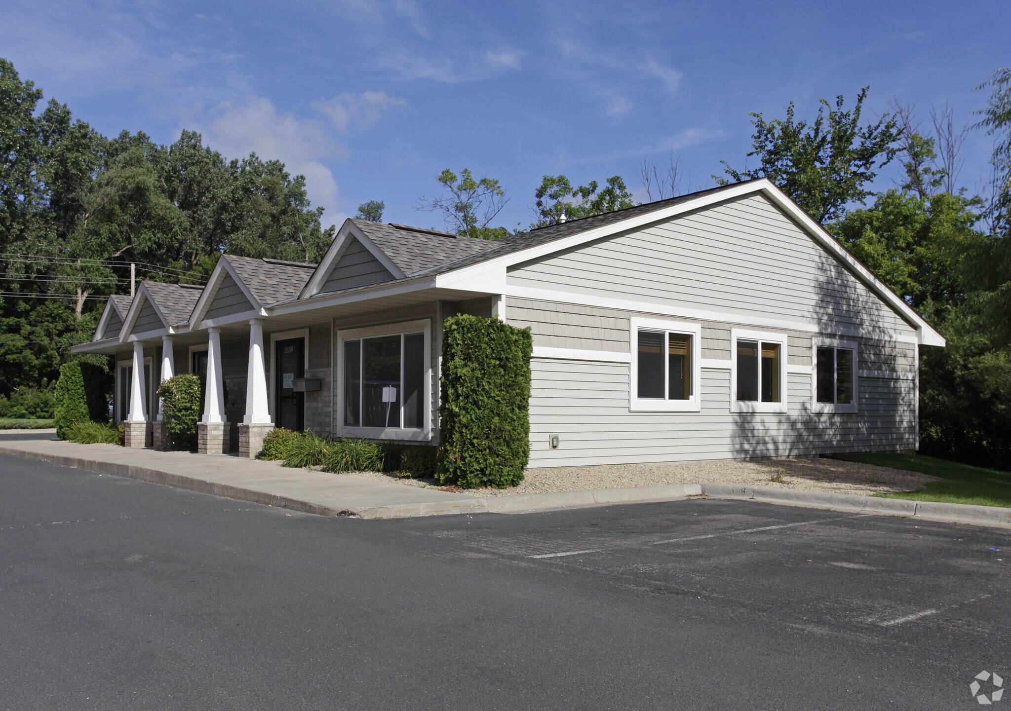 2554-2558 Rice St, Saint Paul, MN à vendre Photo principale– Image 1 sur 3