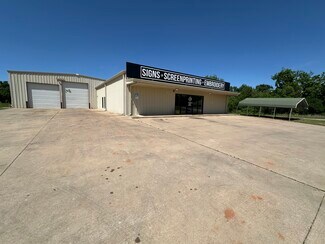 Plus de détails pour Retail Showroom with 5200SF (m/l) drive through warehouse (truck well dock), Choctaw, OK - Industriel/Logistique à vendre
