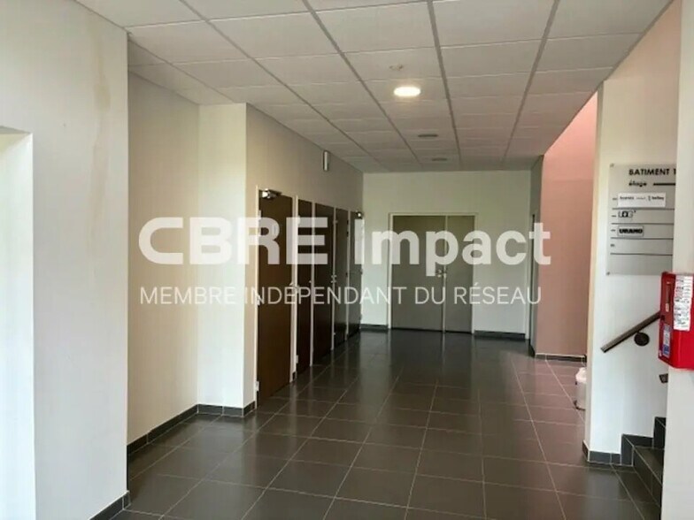 Bureau dans Reims à louer - Photo de l’immeuble – Image 2 sur 8